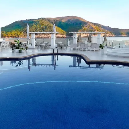 ホテル Parque Nereida 4*